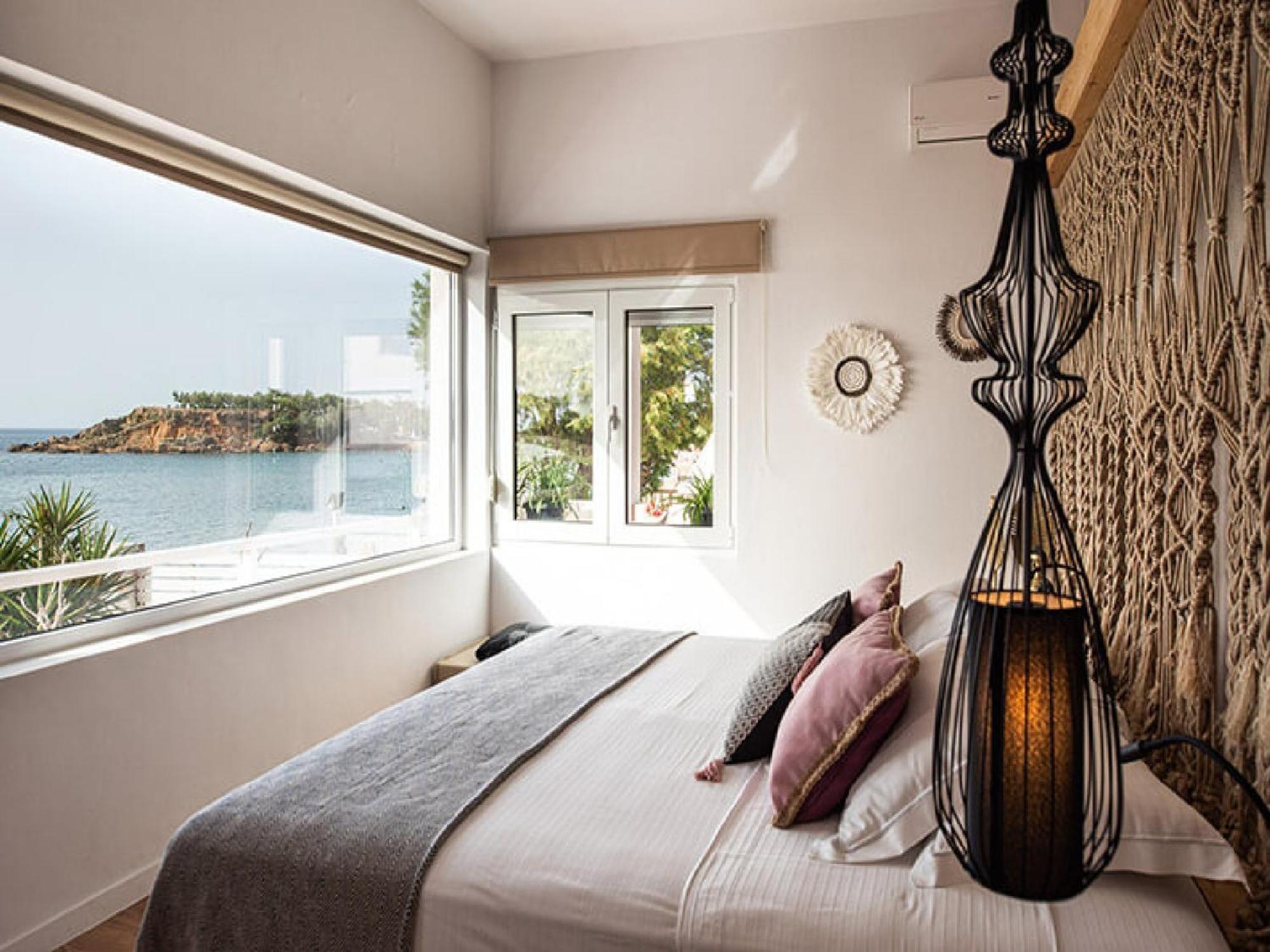 Dazzling Crete Villa | 3 Bedrooms | Villa Saffron Sunset | Beachfront Villa With Jacuzzi & Brilliant Sea Views | Chania Kato Daratso Exterior photo
